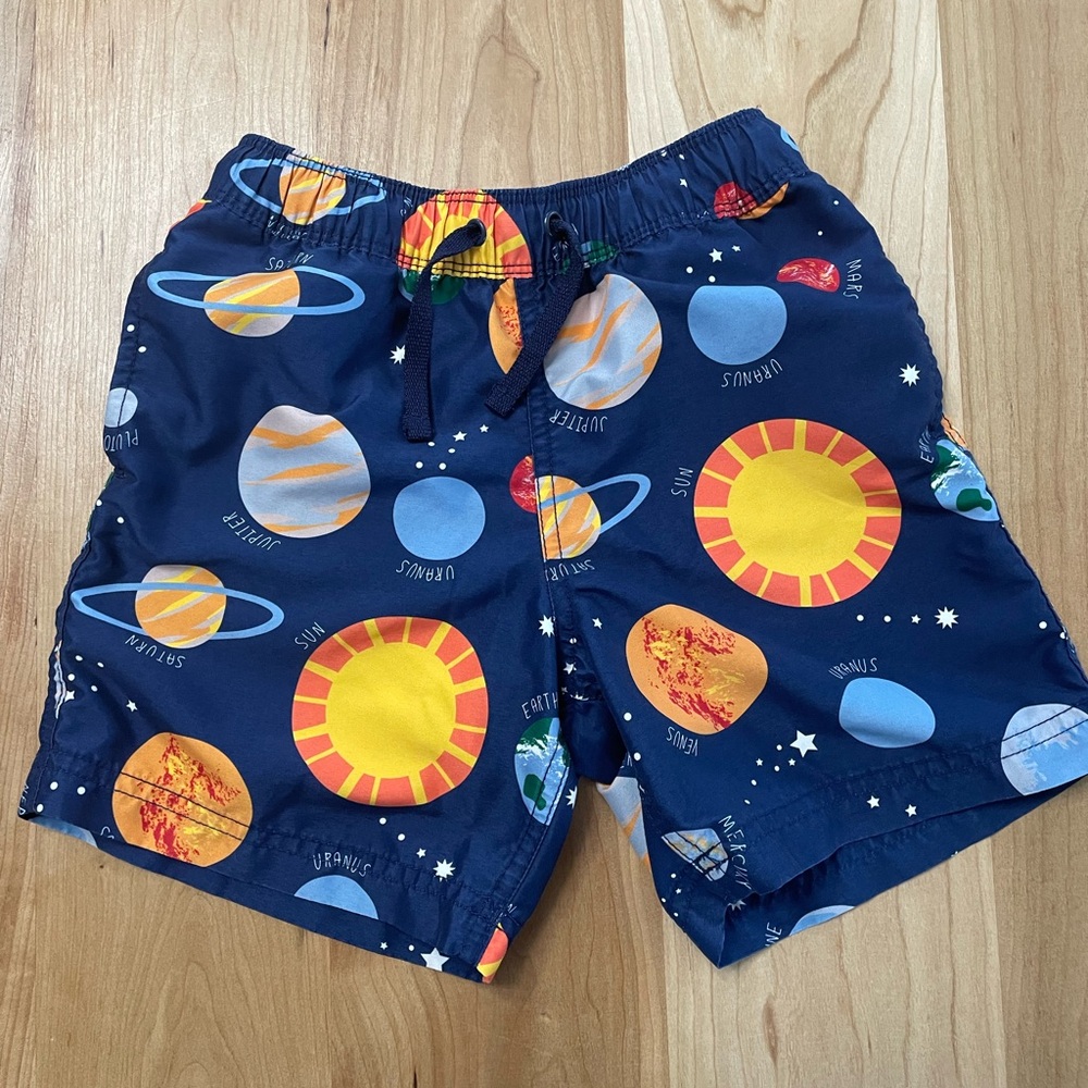 Hanna Andersson Blue Solar System Print Boys Swim Trunks, Size 5